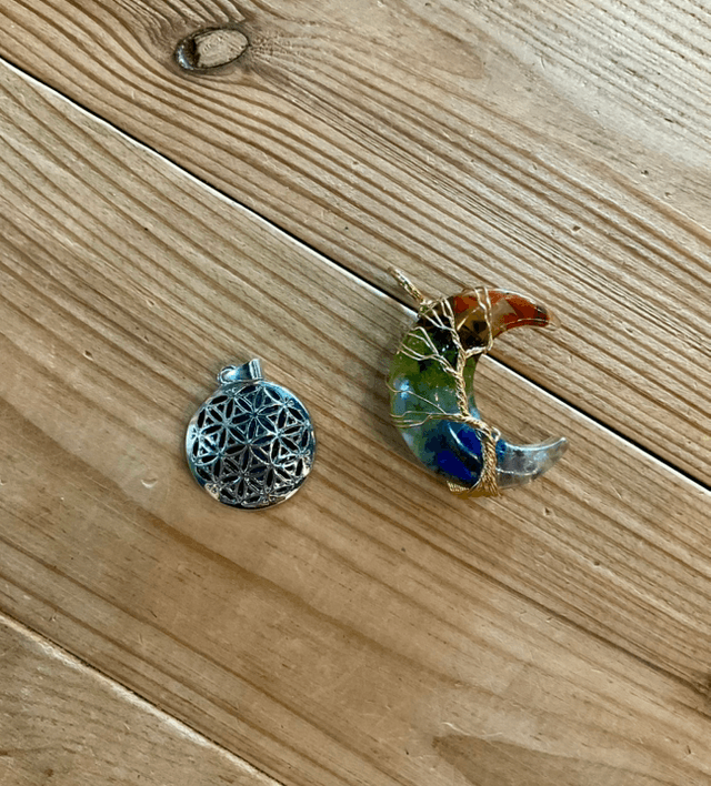 Pendentifs en pierre naturelle