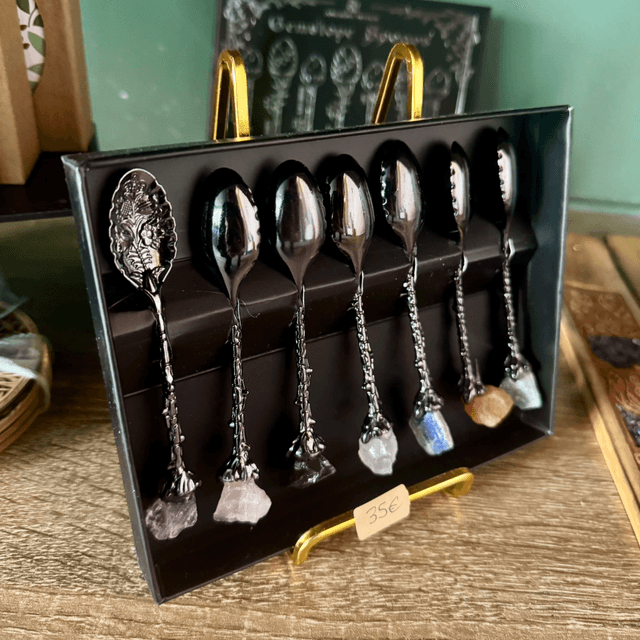 NEW - Coffret cuillères de sorcière avec pierres 