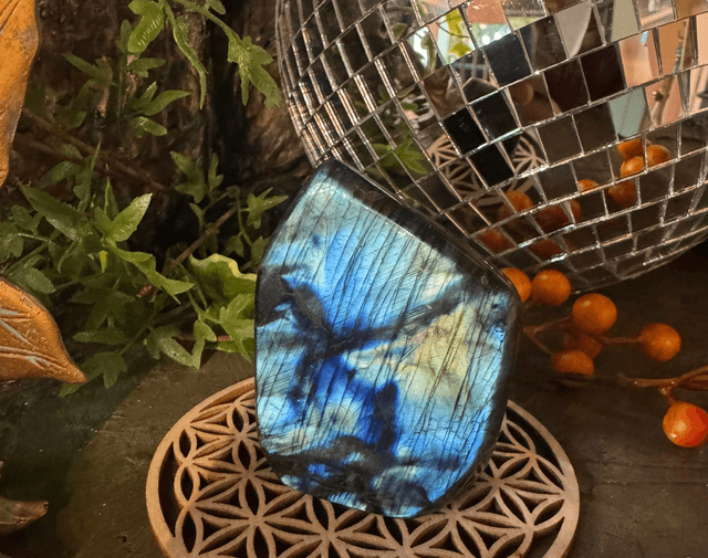NEW - Labradorite 