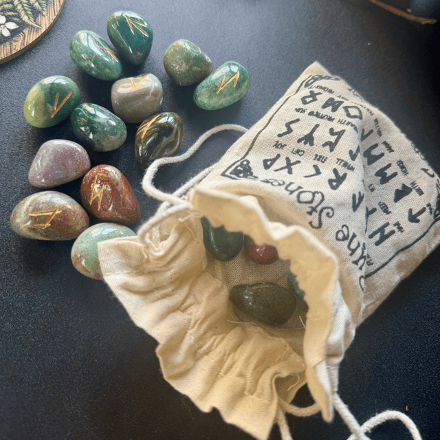 NEW - Runes en pierres naturelles 